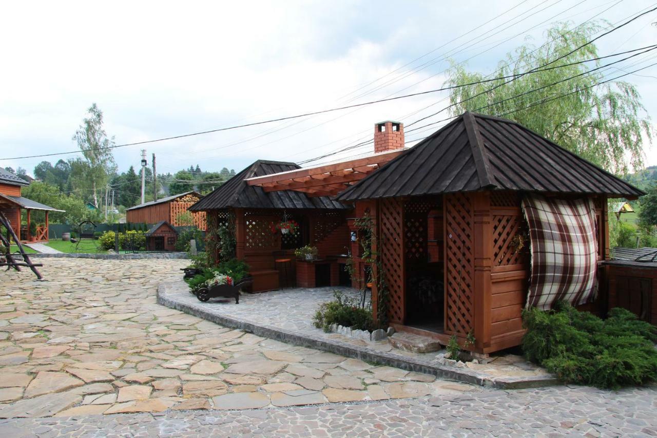 Коттедж "Пятое Колесо" 1 Lazeshchyna Exterior photo